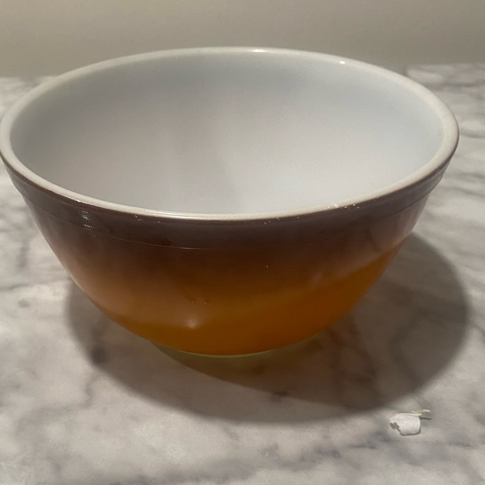 Vintage Pyrex mixing bowl old orchard